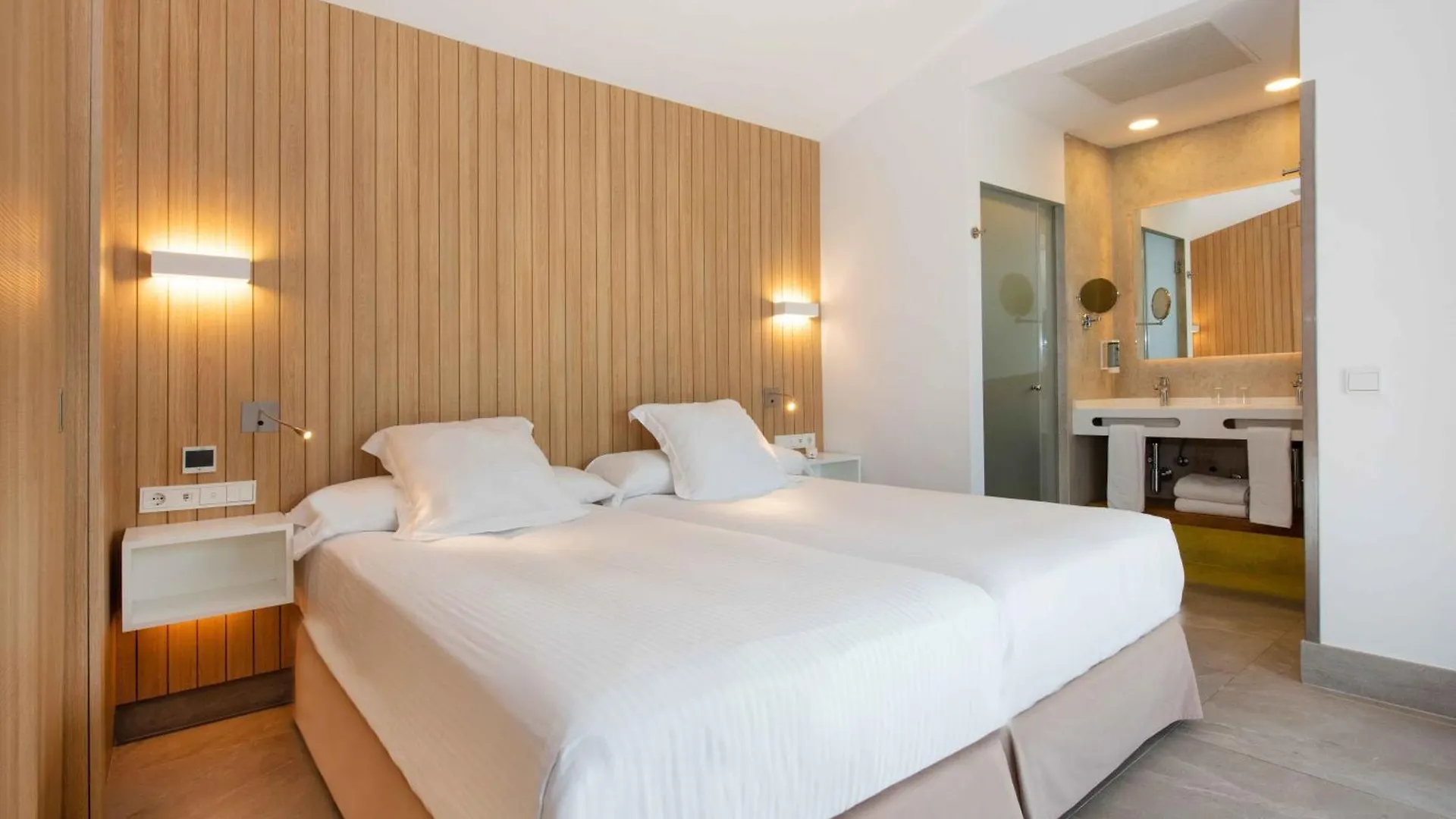 **** Hotel Valentin Playa de Muro España